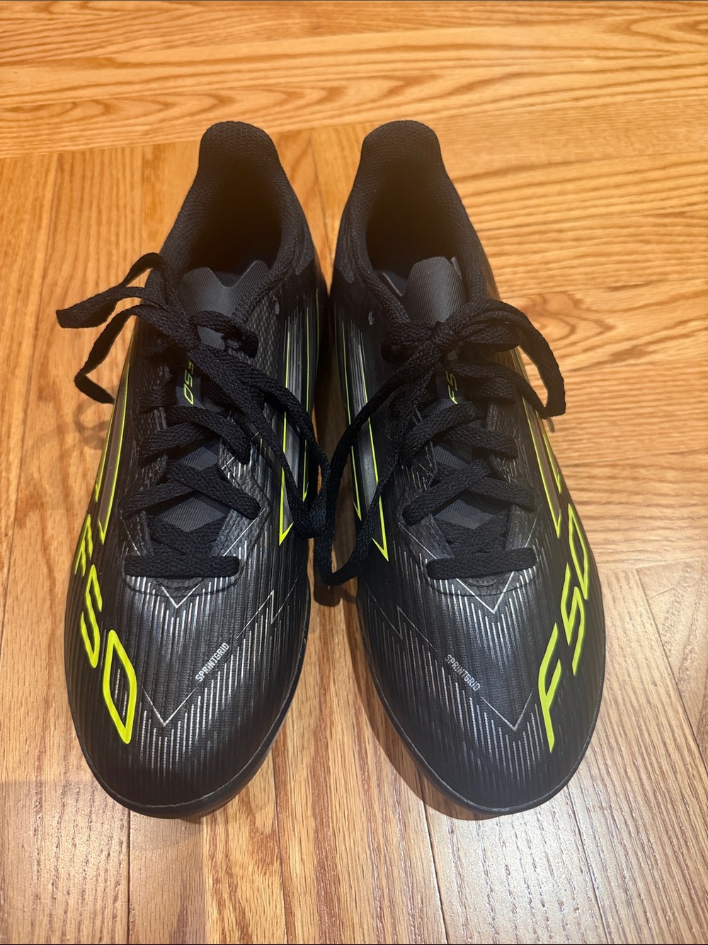 Adidas PERFORMANCE
F50 LEAGUE TURF CLEATS KIDS size 5.5 boys